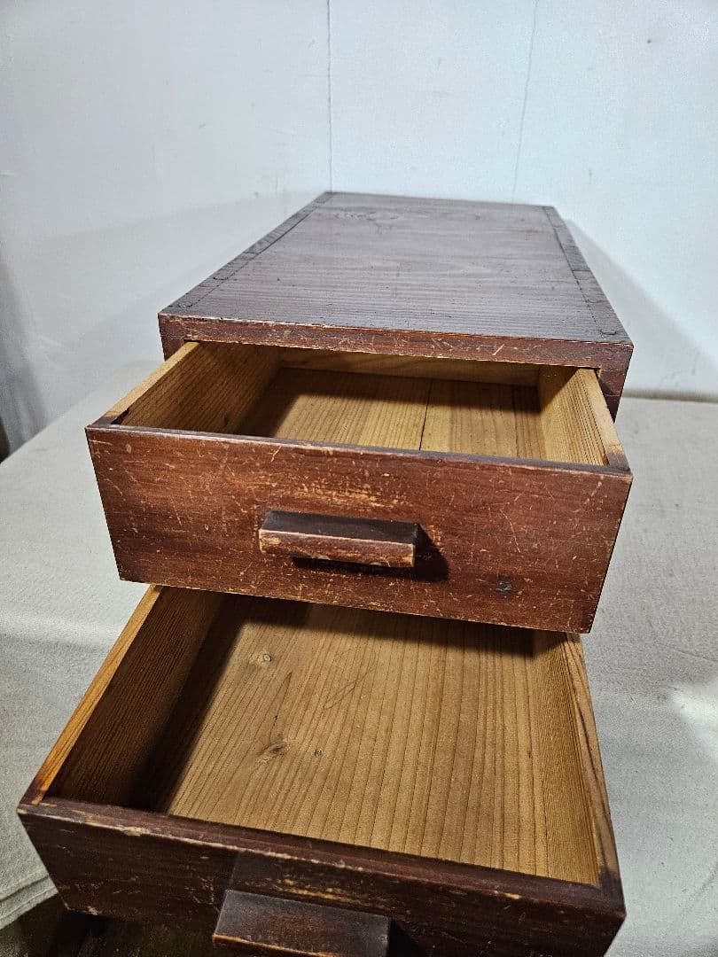 アンティーク 木製の小引出し 隠しスペース 二段 抽斗 キャビネット