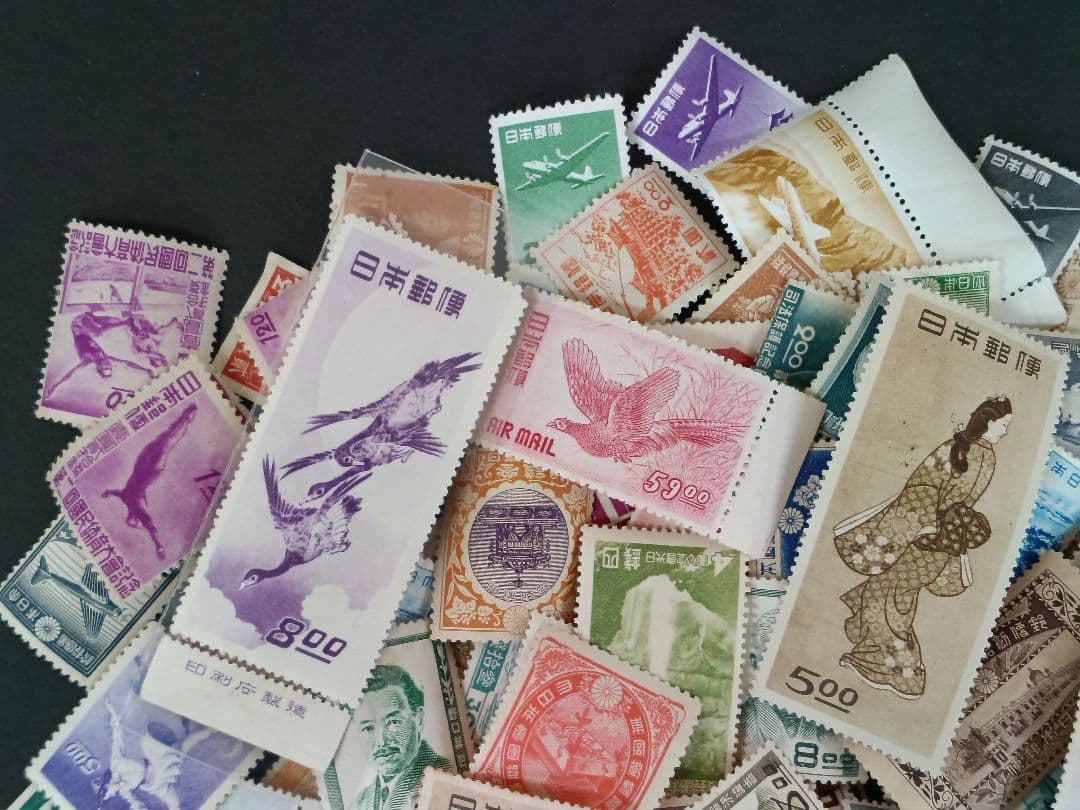 ●　銭単位切手　未使用　見返り美人・月に雁・キジ航空等を含む古い切手　●