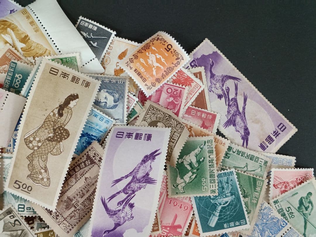 ●　銭単位切手　未使用　見返り美人・月に雁・キジ航空等を含む古い切手　●
