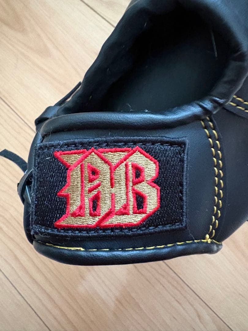 黒PUレザー軟式グローブ子供用とミズノキャッチャーミット本革製大人用ほぼ未使用品