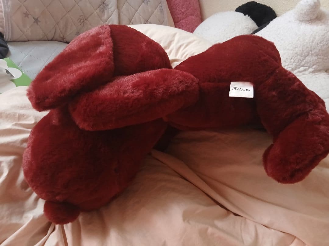 PEANUTS 赤い犬のぬいぐるみ　スヌーピー　希少