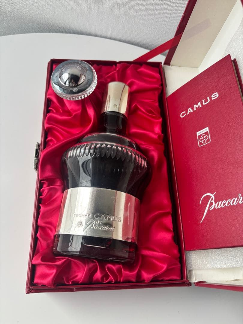 CAMUS カミュ バカラ シルバートップ コニャック 700ml 未開栓