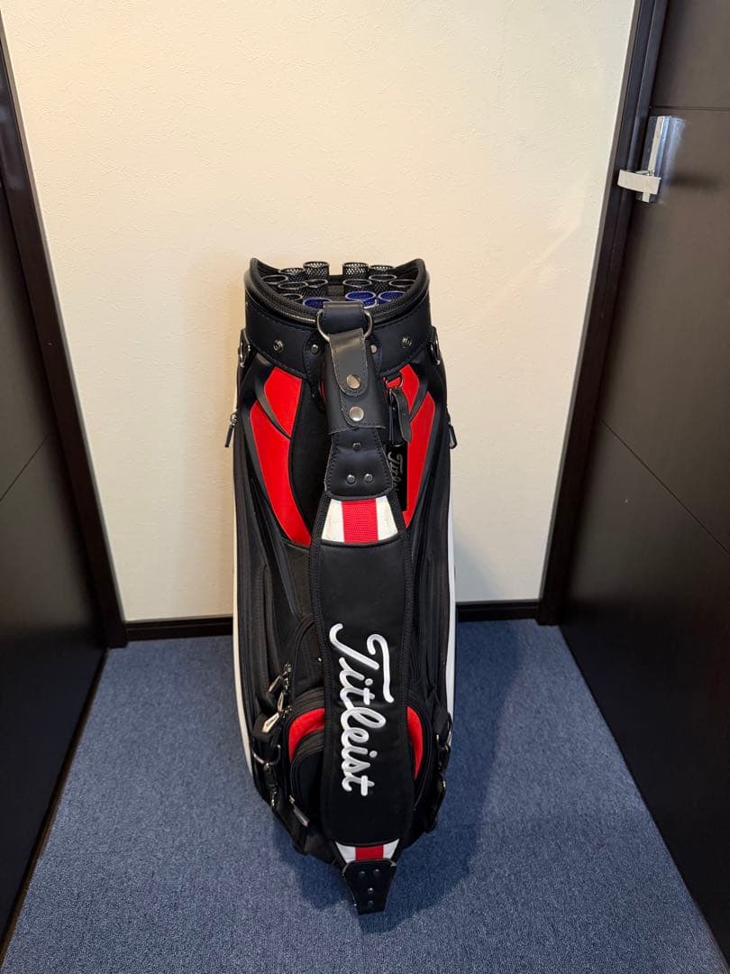 【1番人気】タイトリスト　ツアーキャディバッグ