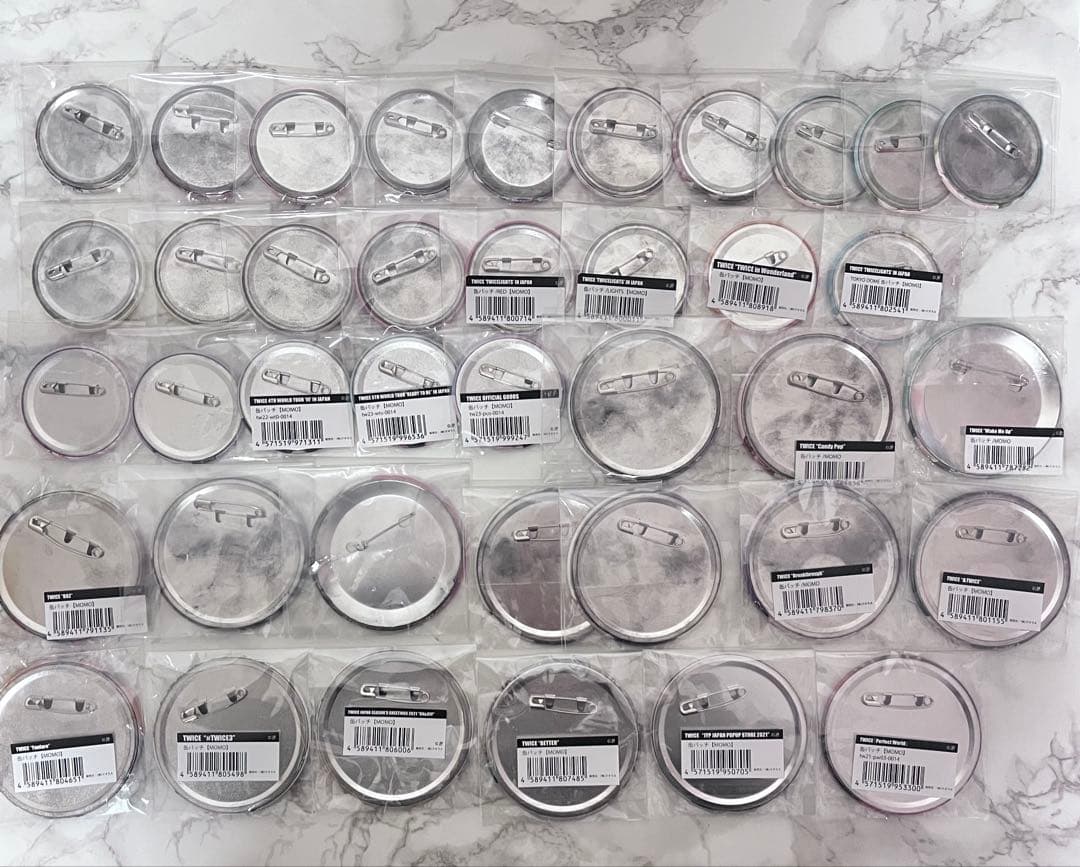 TWICE モモ 缶バッジ セット売り