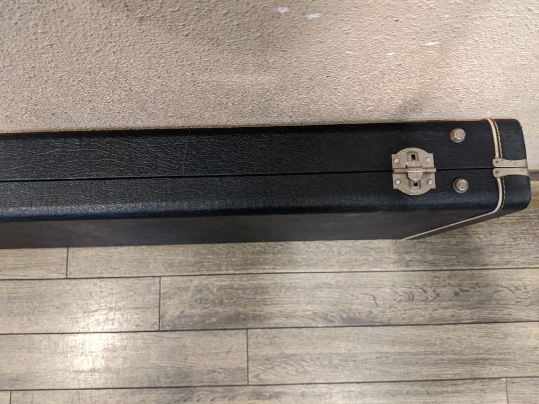 MAVIS メイビス ストラトキャスター、ハードケース付き！