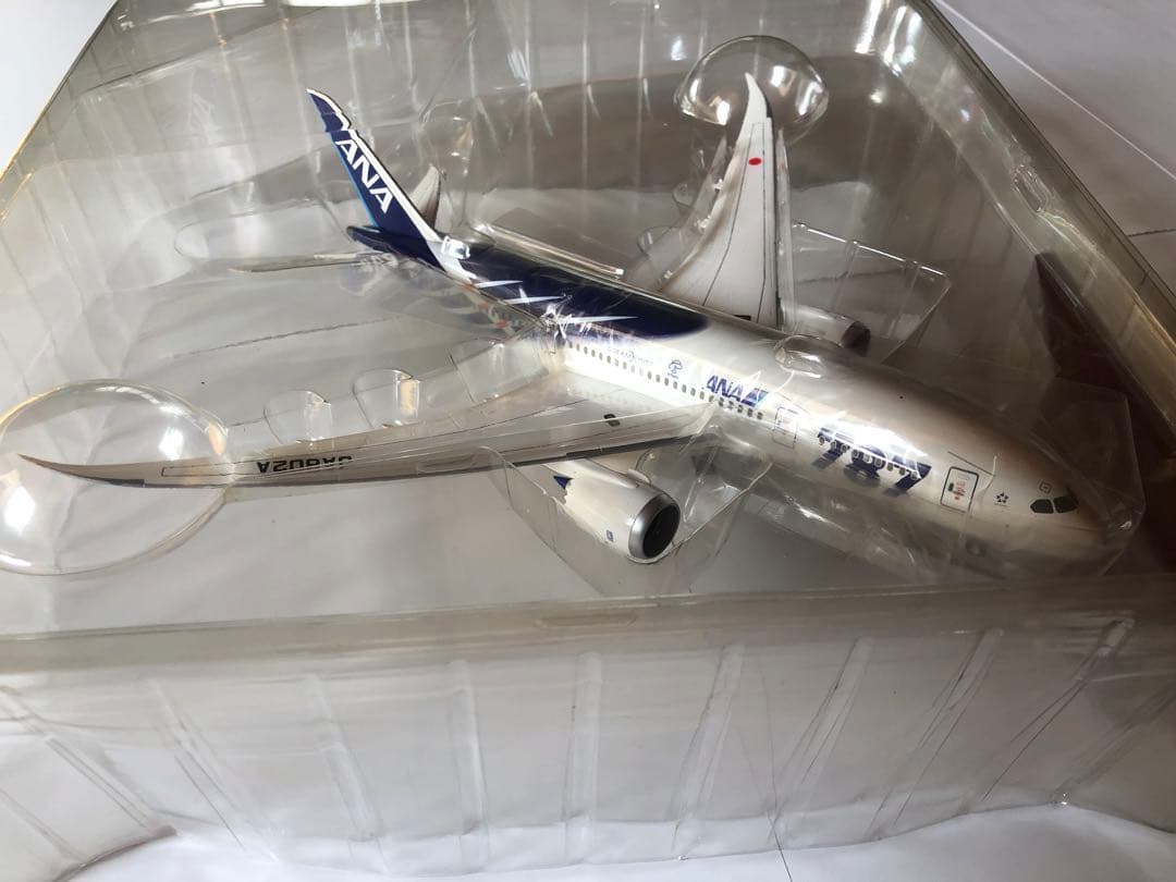 全日空商事　1/200 ANA B787-8 JA802A 特別塗装機
