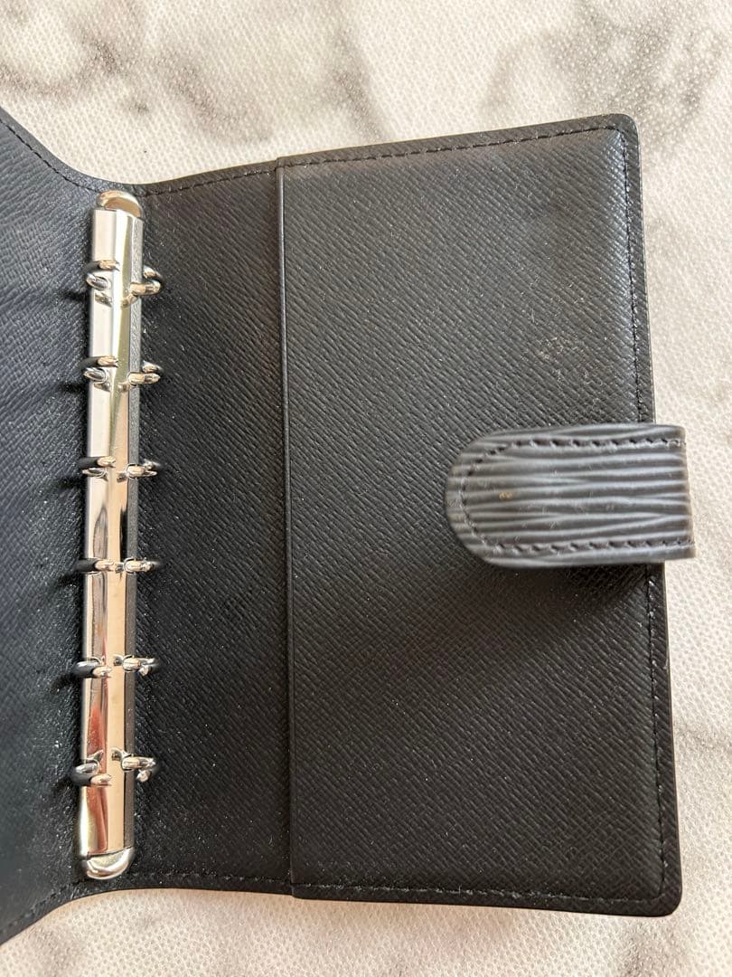 LOUIS VUITTON アジェンダ エピ黒　スケジュール帳カバー