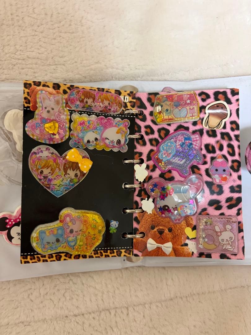 フレンドベア ステッカー帳 ウォーターシール、シャカシャカシール付き 完成品