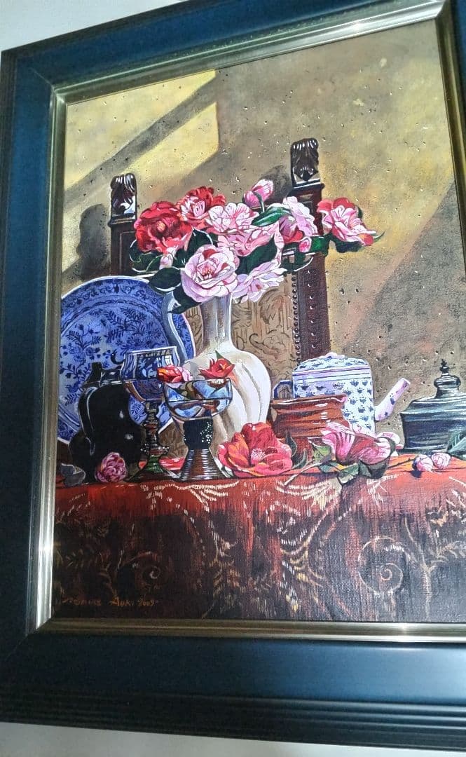 青木敏郎、絵画、油彩4号、椿・レーマ杯・染付皿、新品高級額縁、肉筆保証。