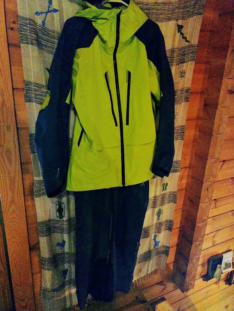 MONTURA ST. ANTON PROのJACKET とpantsのセット