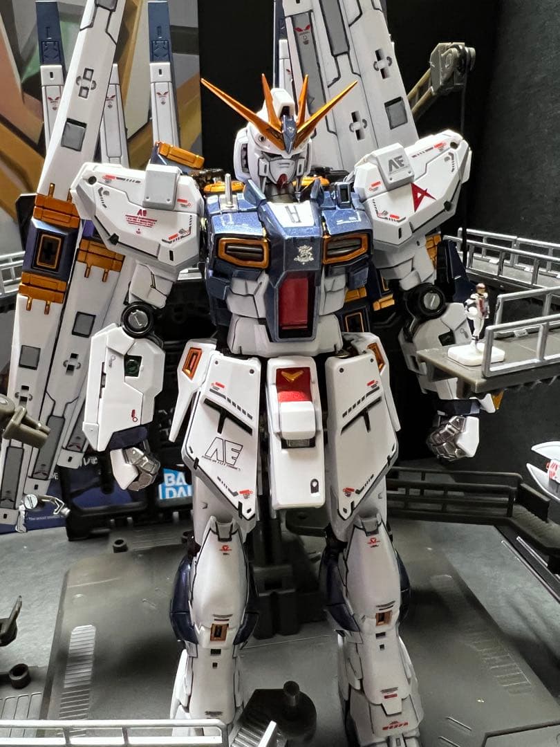 RG 1/144 νガンダム　ダブルフィンファンネル装備型サイドF限定完成品