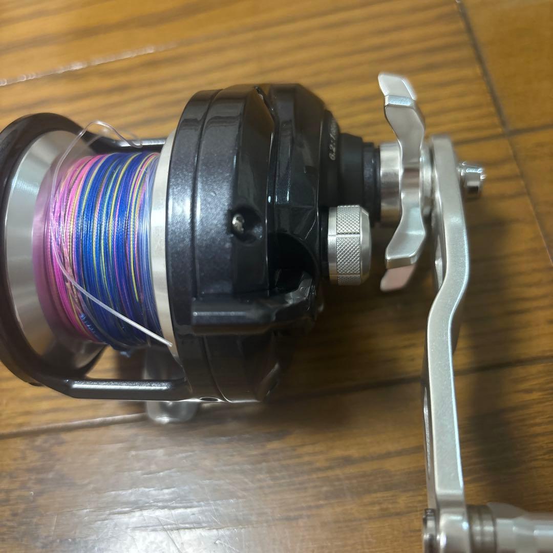 SHIMANO TORIUM 2000HG リール