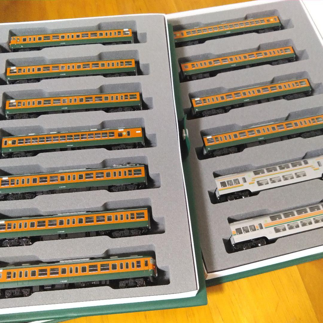 113系 湘南色 11両 + サロ2両 カトー 10-1586 10-1587