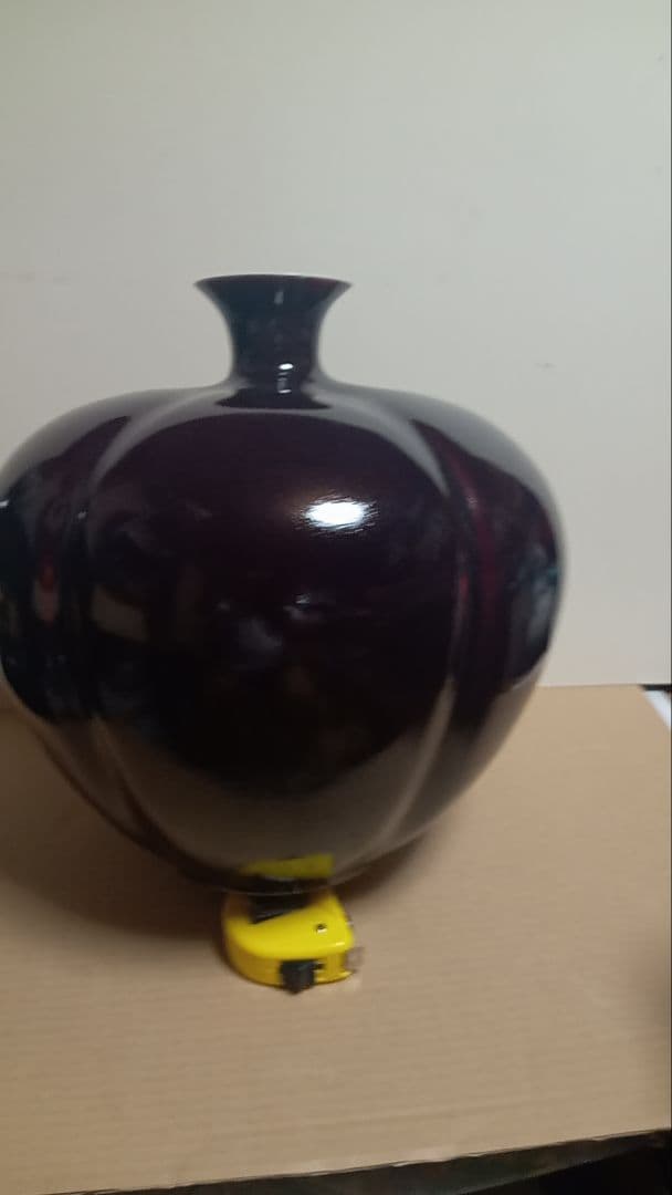 砥部焼の酒井芳人の作品です１６０万の作家さんです磁器です