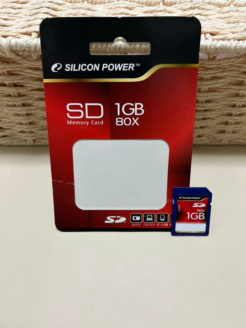 【Sanrio サンリオ　ハローキティ】　３Ｄデジタルカメラ　50周年記念品