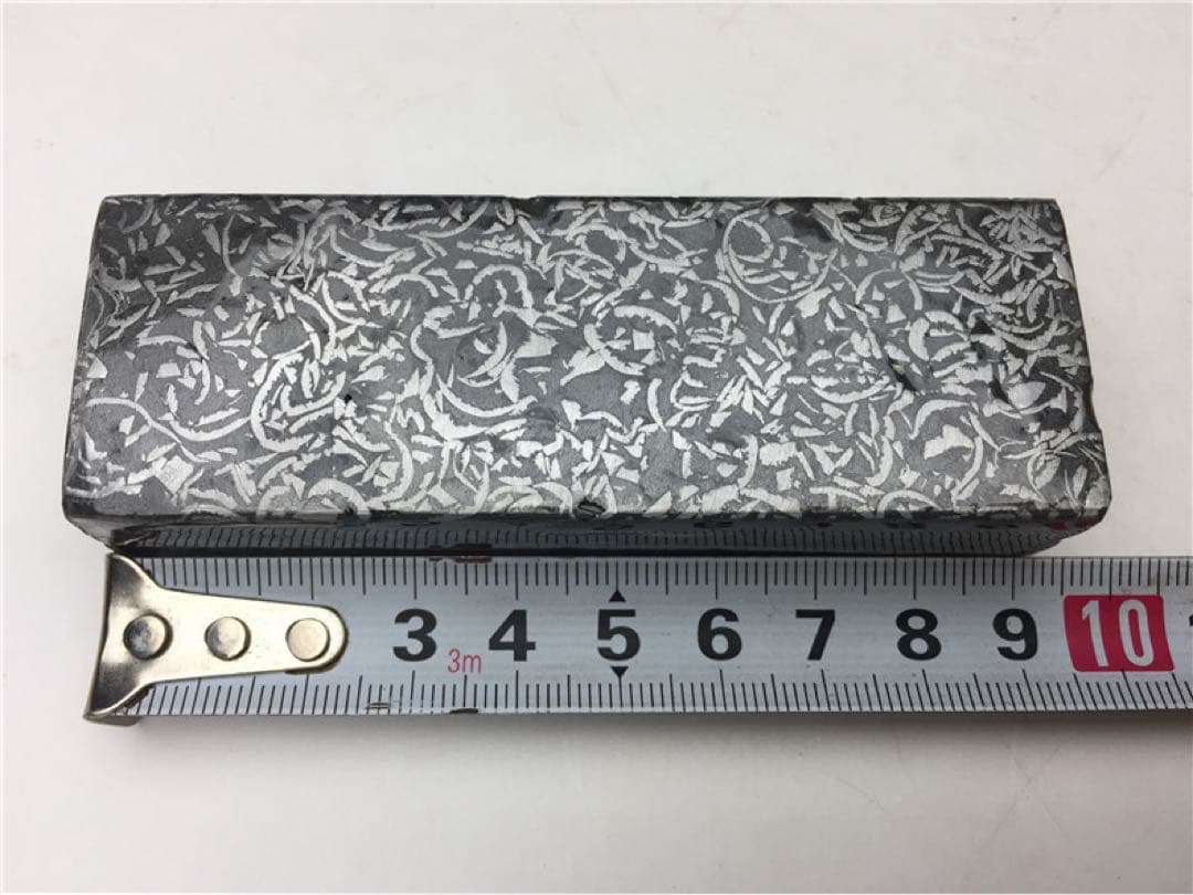 ☆ 希少 鉄隕石・ムオニオナルスタ 隕石ブロック　　磁石に付く コーティング済！