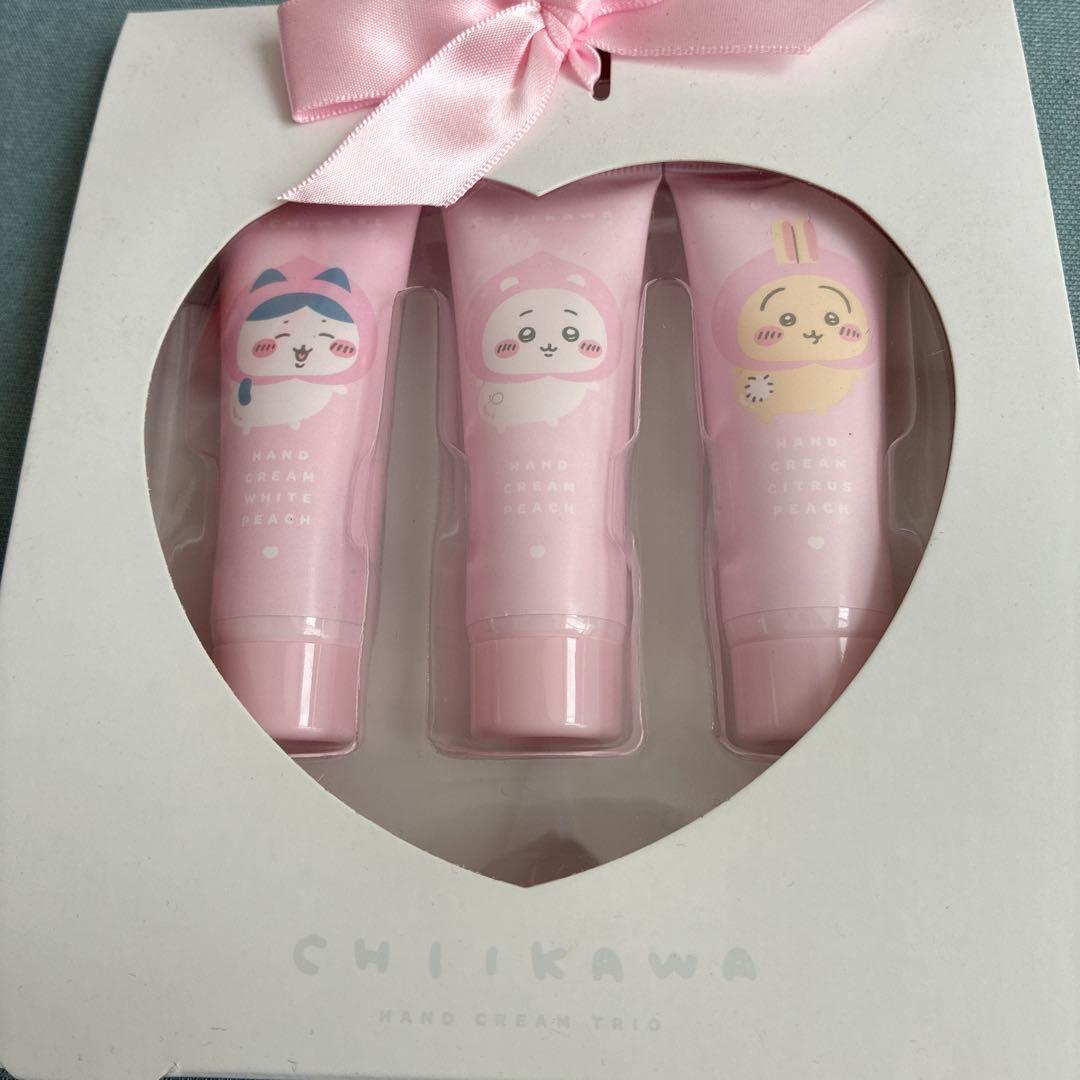 新品　ちいかわ　美容セット　ポーチ　ハンドクリーム　ミルク　ネイル　ファイル