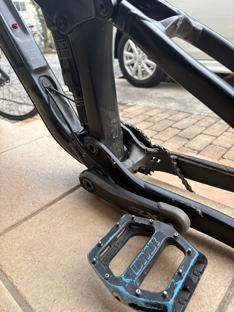 TREK Remedy 8 フレーム