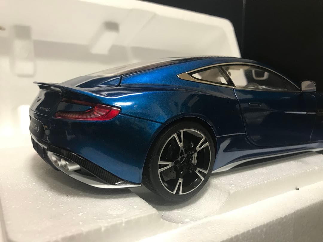 オートアート アストンマーチン ヴァンキッシュS 2017 メタリックブルー