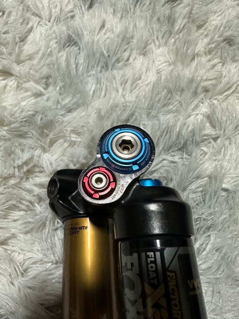 Fox Float X2 Factory 205×60 2023年モデル