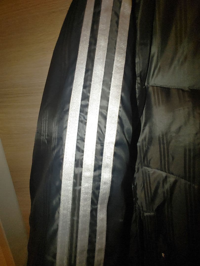 adidas　ダウンコート　XOサイズ ブラック×シルバーライン