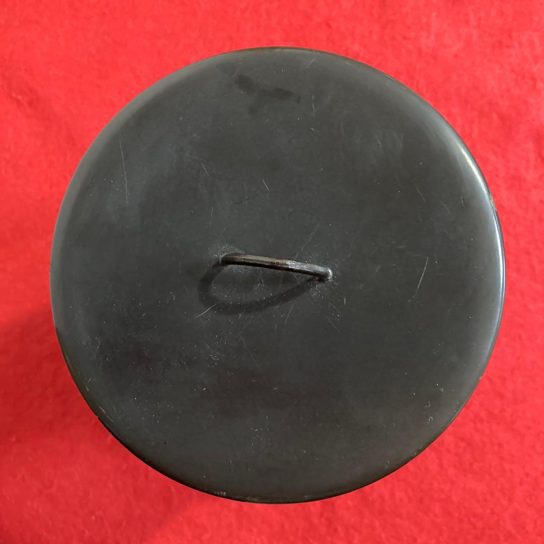 佐世保　平戸三川内焼　　　　　　　　　　　　　　白磁染付鯉図水指（漆塗り蓋付き）