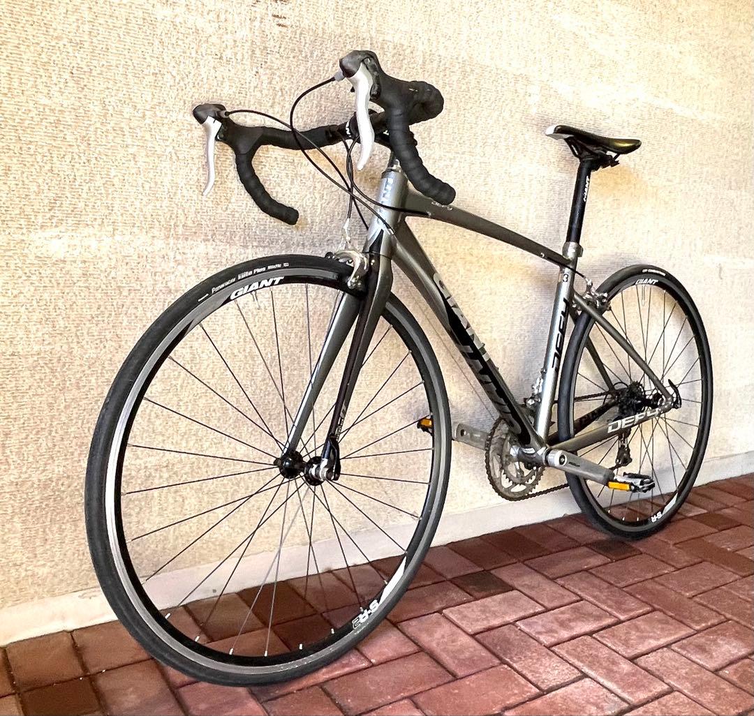 引取歓迎　GIANT DEFY3 Sサイズ(165〜180cm)ダークグレー