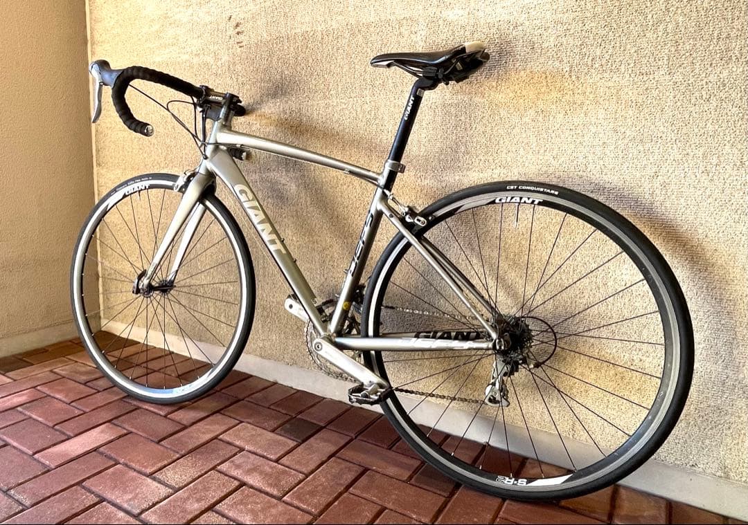 引取歓迎　GIANT DEFY3 Sサイズ(165〜180cm)ダークグレー