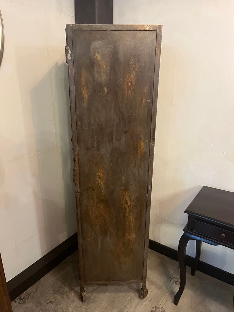 インダストリアル　ロッカー　ヴィンテージ　シャビー