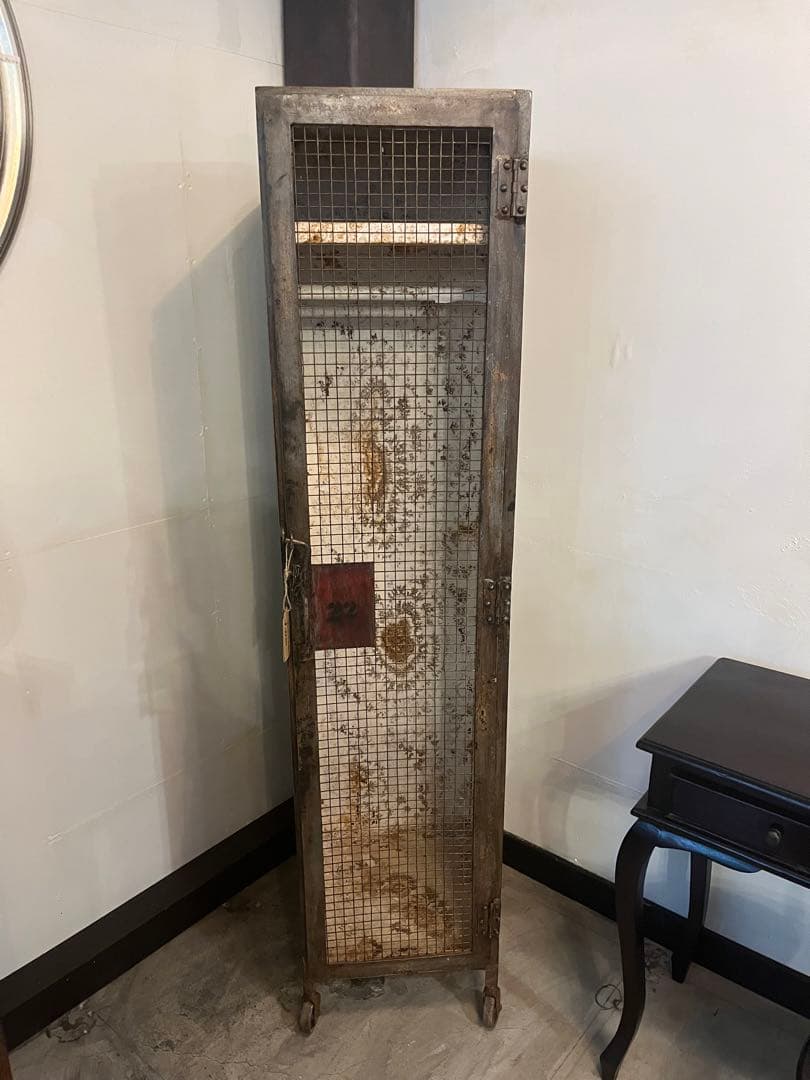 インダストリアル　ロッカー　ヴィンテージ　シャビー