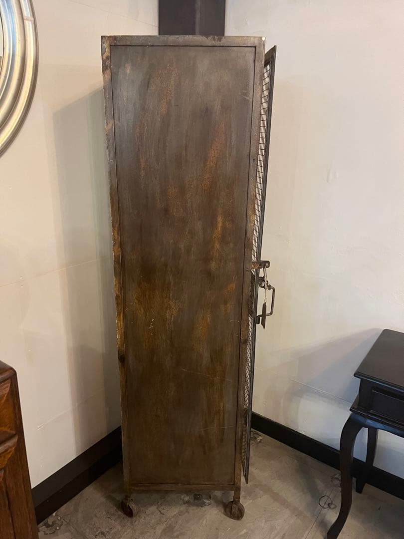 インダストリアル　ロッカー　ヴィンテージ　シャビー