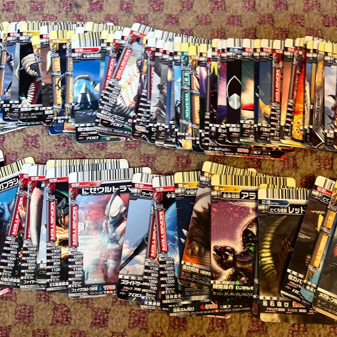 ウルトラマン　大怪獣バトル　カード　約300枚まとめ売り