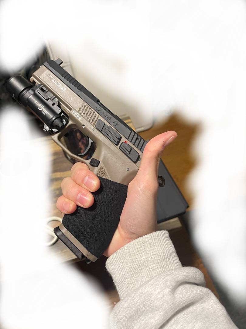 Carbon 8 CZ P-09 ガスガン タンカラー