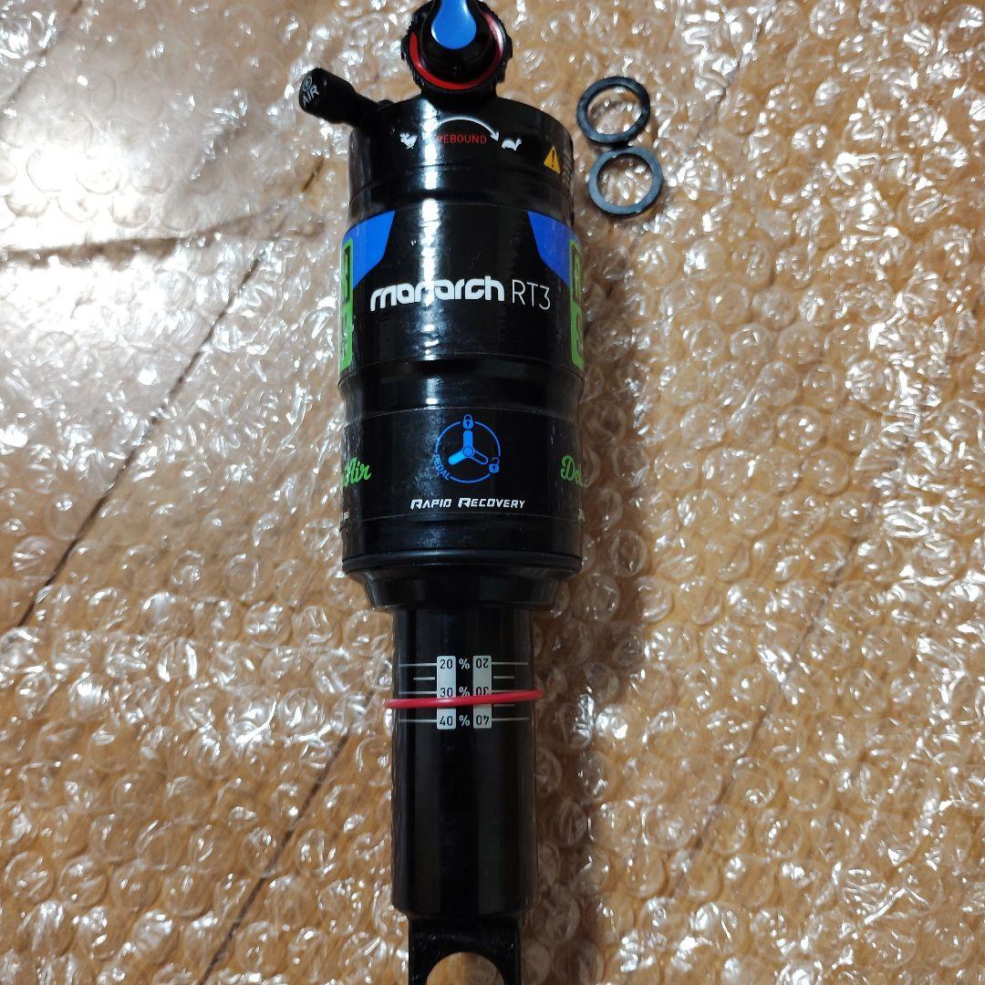 Rockshox Monarch RT3 Debonair 190x50と付属品