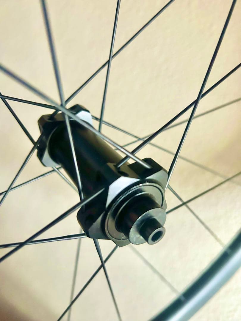 ◆鬼軽！カーボンホイールCarbon前輪◆640g！