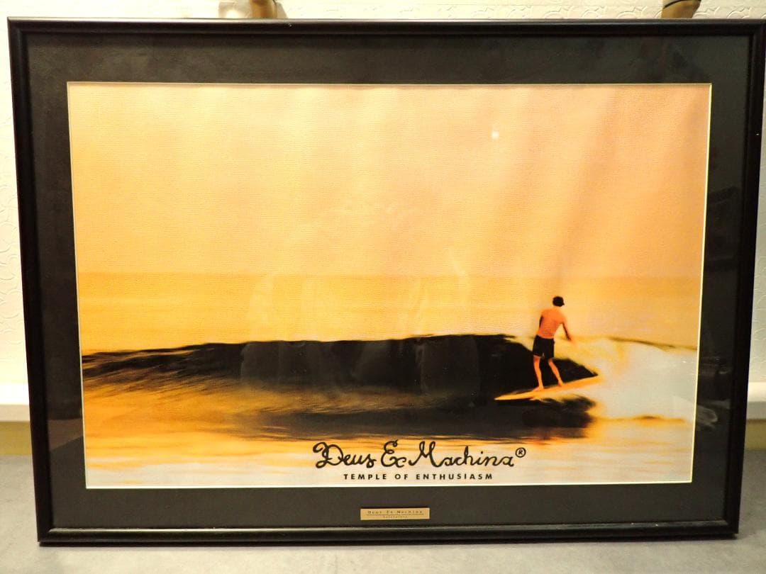 Deus Ex Machina California shop ディスプレイ額装