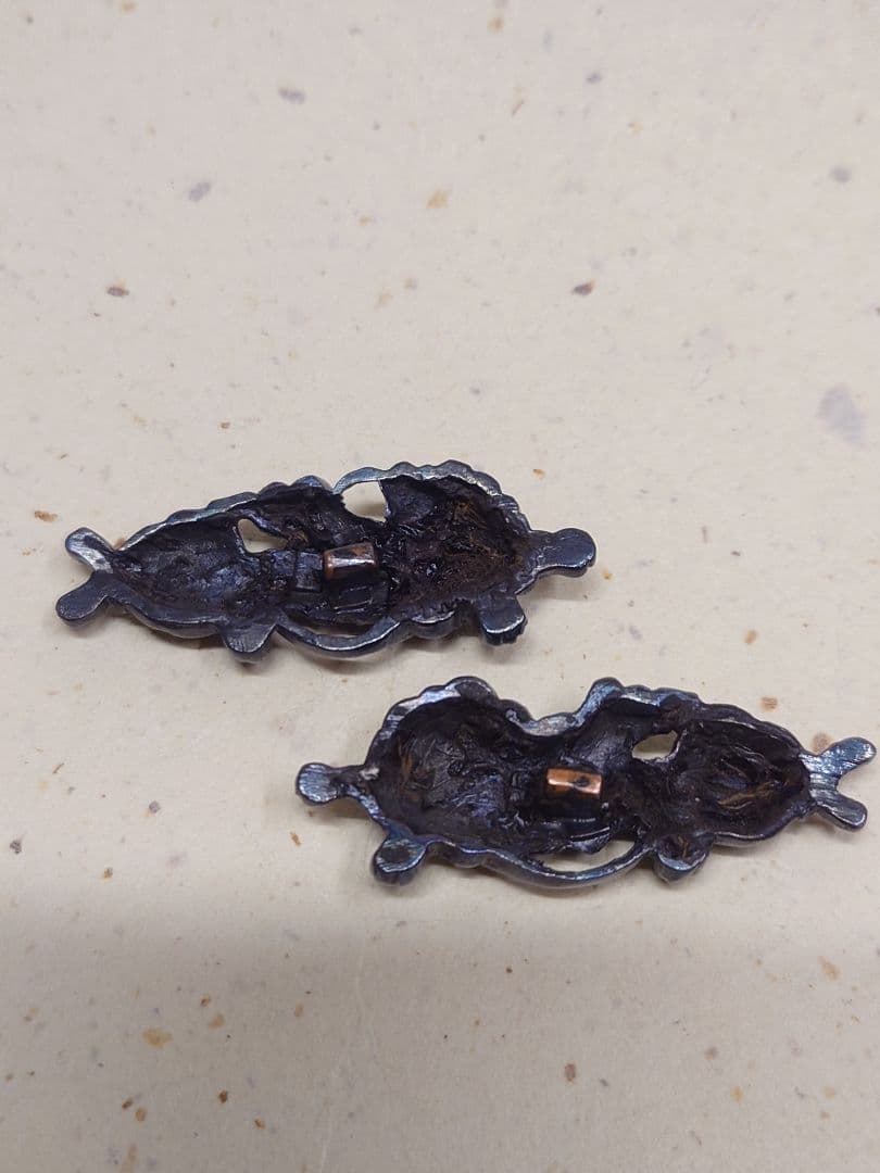 目貫、赤銅地、獅子の図