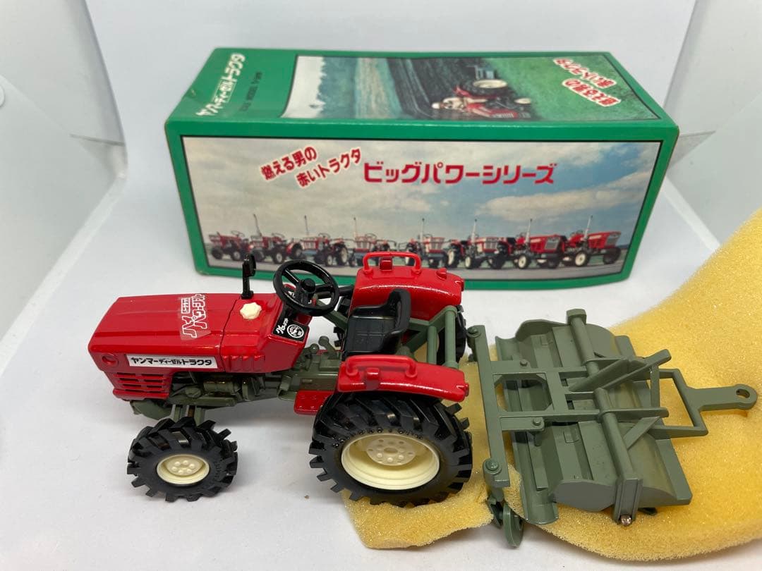 希少 ヤンマー 燃える男の赤い トラクター ヨネザワ 日本製 非売品 未使用