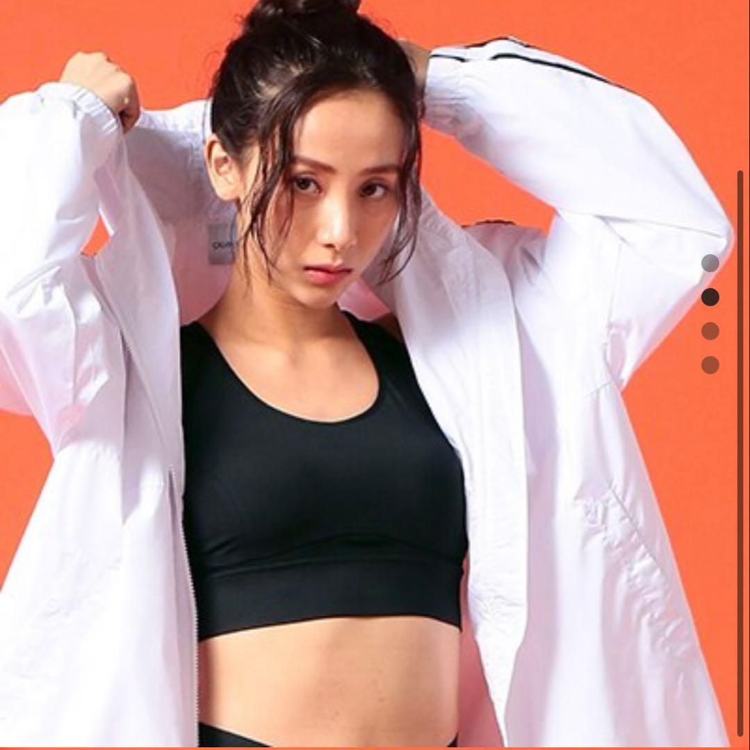 【匿名配送】カルバンクラインジーンズ　ミッドレングスフィッシュテイルパーカー