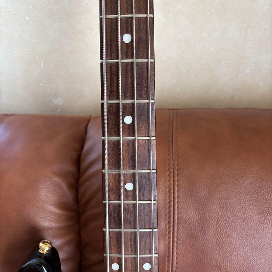 エレキベース ブラック　Sterling Ray34