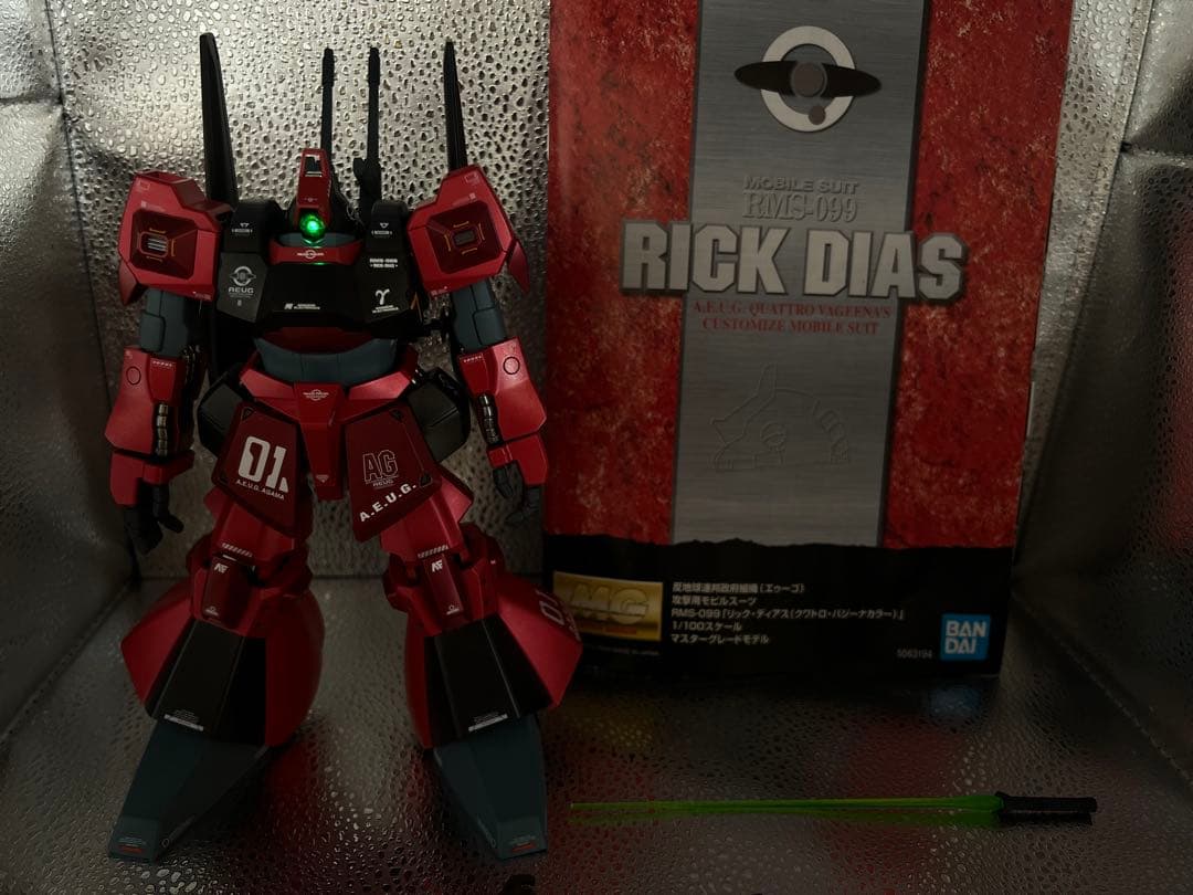 MGリック・ディアス (クワトロ・バジーナカラー) 完成品(LED電飾)