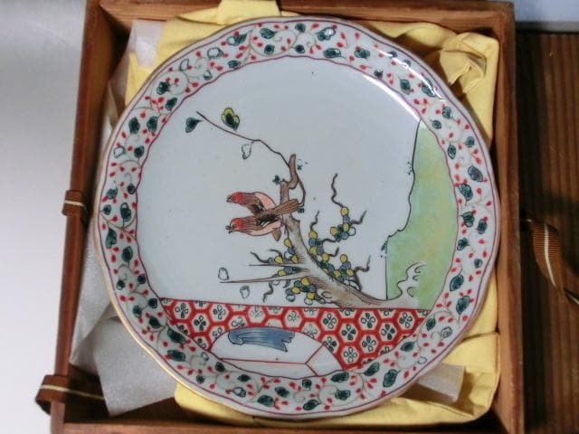 皿■古い赤絵 鳥紋 春 花弁型 春 箱付き 古玩 花唐草 時代物 骨董品■