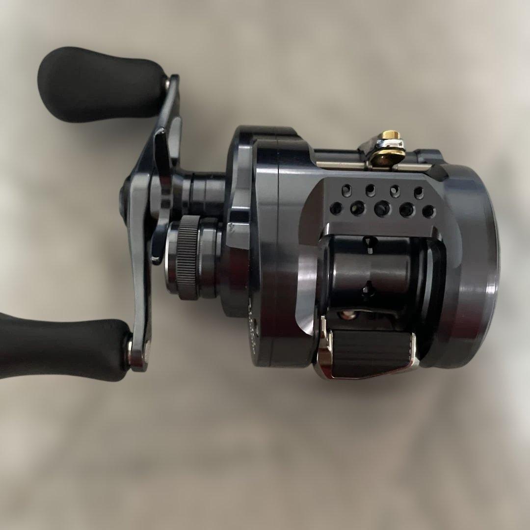 CALCUTTA CONQUEST 31HG 換えスプール付き