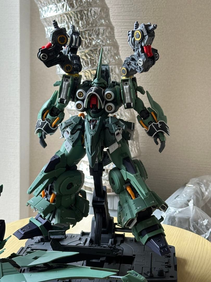 完成品1/100 オシリス・エリアル　ドミネーター　MGEXクシャトリヤ