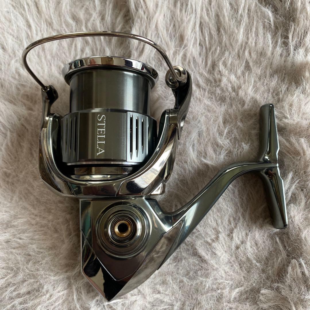 22ステラ（STELLA ）C3000SDHHGリール