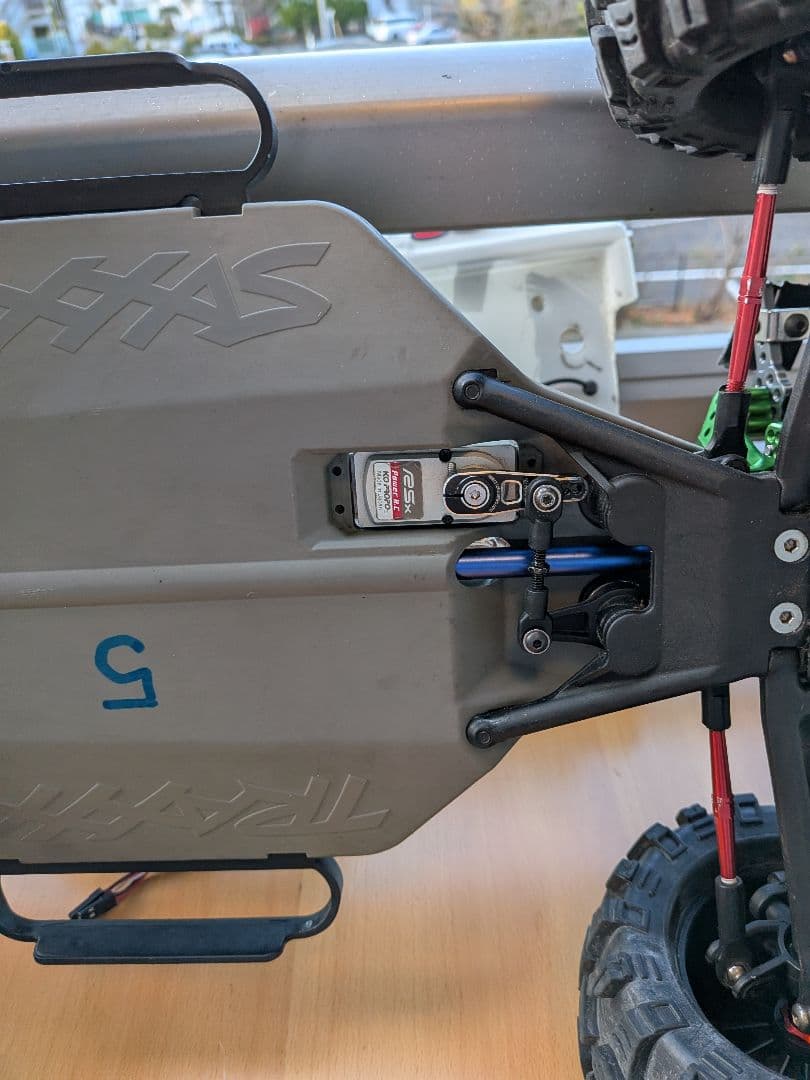 トラクサス SCT 4WD オプションパーツ付き　プロポも付きます。