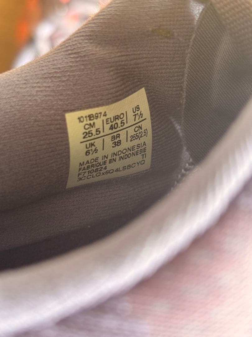 asics アシックス　NOVABLAST 5 25.5cm