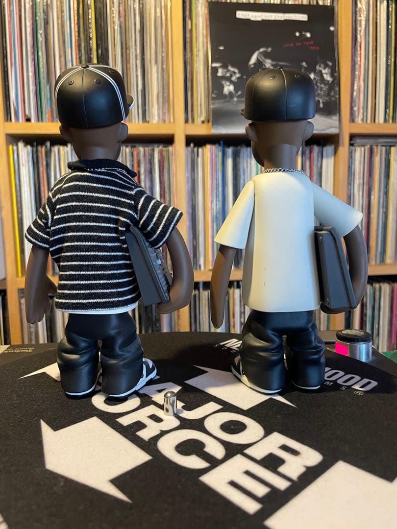 J DILLA × STUSSY(白） フィギュア 2体セット