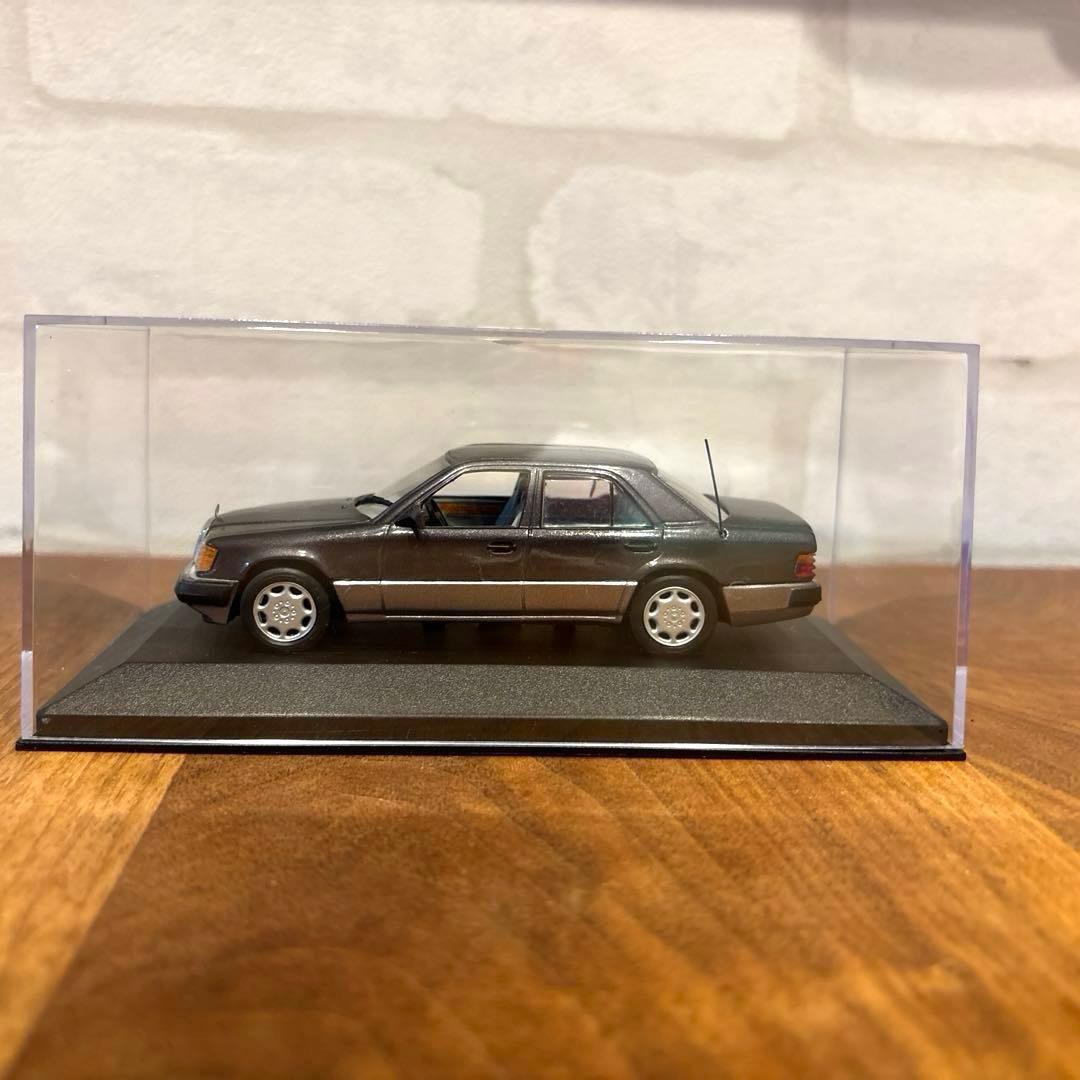 ミニカー MINICHAMPS Mercedes Benz 400E V8