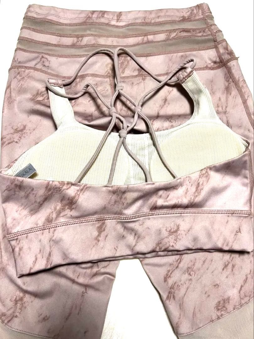 スカーラセットアップ　スタイリッシュ、人気デザイン